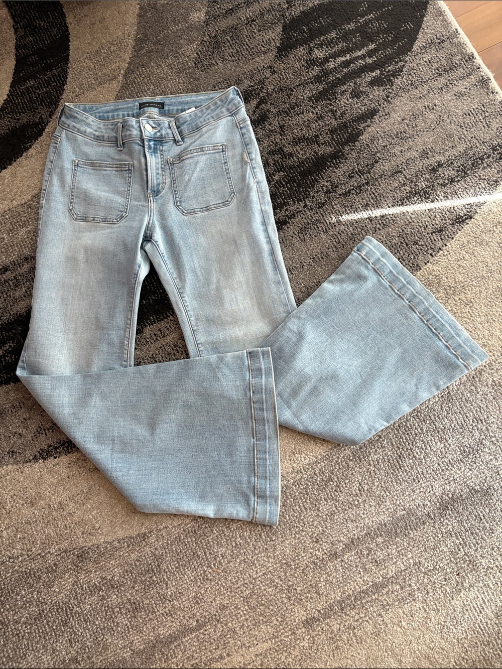 Silver Suki Flare Highrise Jeans NWOT Op Size 30/30